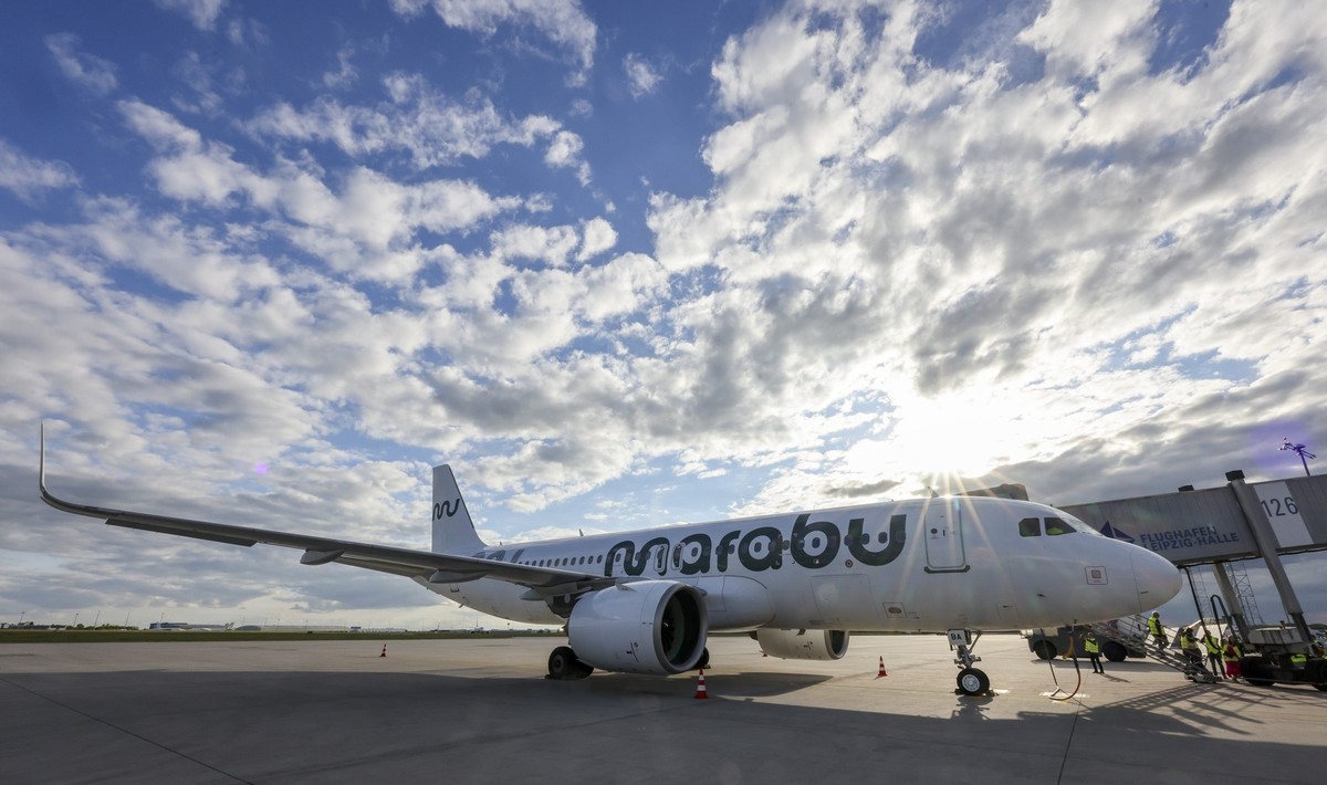 05.05.2025, Sachsen, Schkeuditz: Ein Airbus A 320neo von Marabu Airlines steht auf dem Flughafen Leipzig/Halle. Die Schwestergesellschaft von Condor, mit Sitz im estnischen Tallin, wird am Flughafen L ...