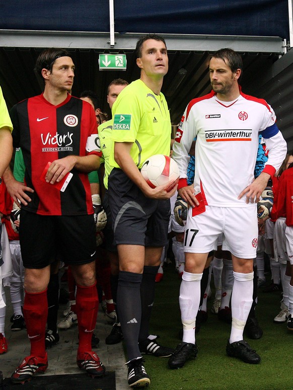 2007 trafen Schwarz (l./Wehen-Wiesbaden) und Rose (r./Mainz) als Kapitäne aufeinander. 