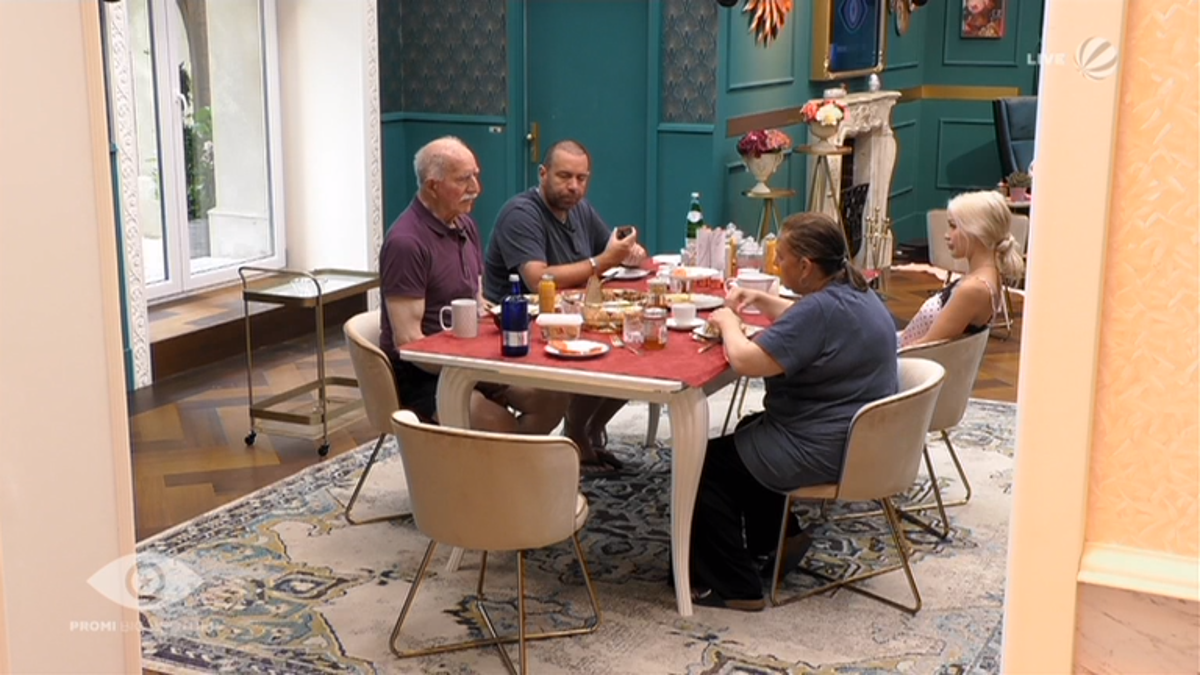 Gespräche beim Essen über "Glauben". Emmy: gelangweilt.