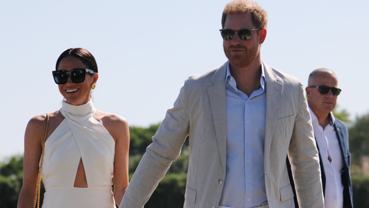 12.04.2024, USA, Wellington: Prinz Harry (r) und Meghan, Herzog und die Herzogin von Sussex, l