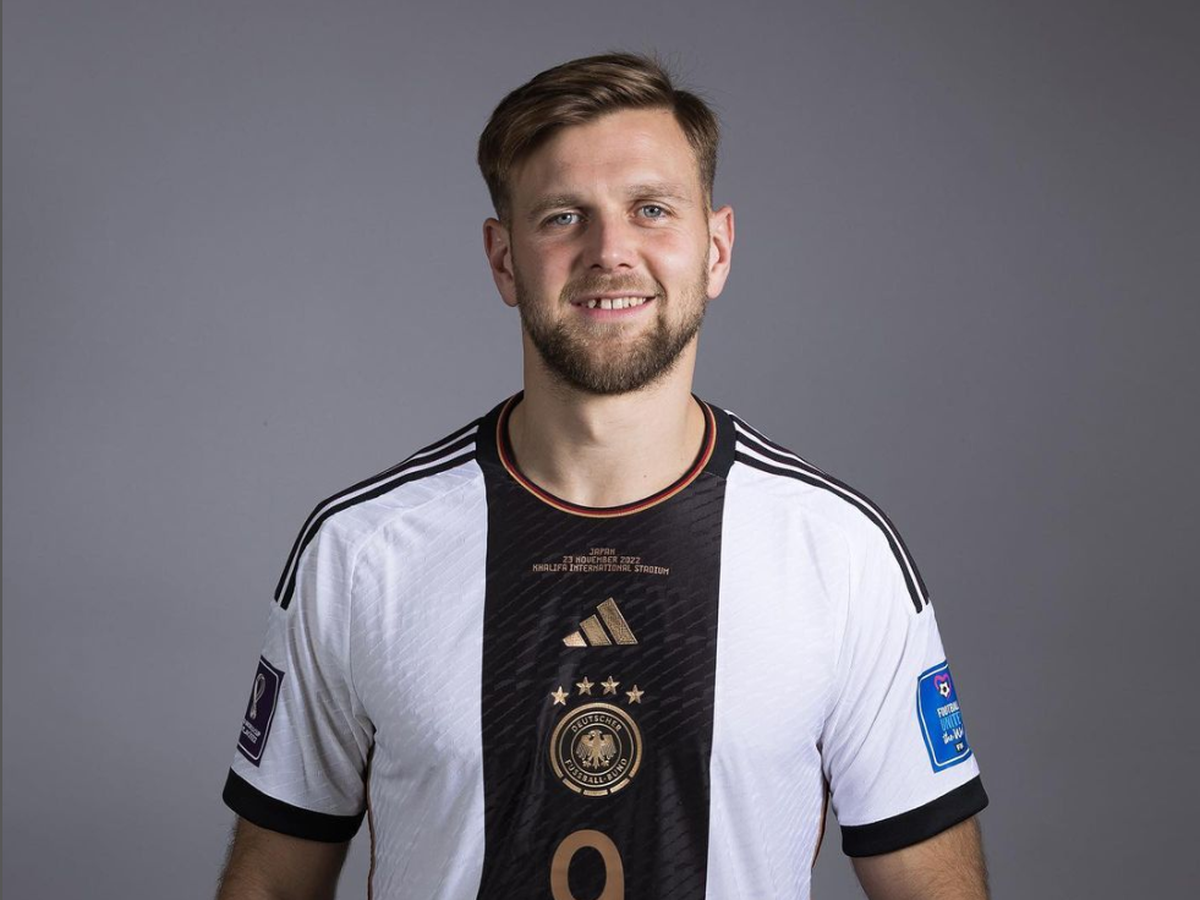 Auf dem offiziellen DFB-Bild von Füllkrug ist die Zahnlücke klar zu erkennen.