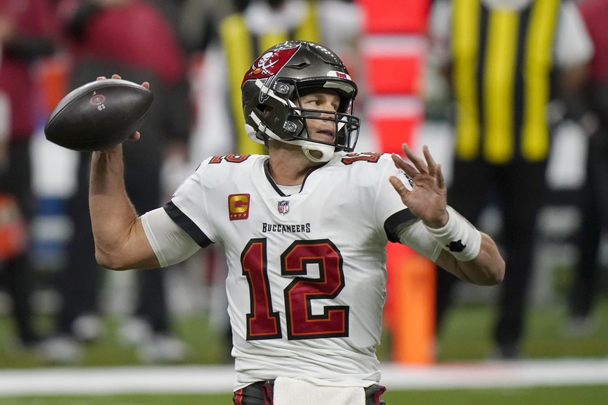 17.01.2021, USA, New Orleans: American Football: NFL, New Orleans Saints - Tampa Bay Buccaneers. Quarterback Tom Brady von den Tampa Bay Buccaneers in Aktion. Foto: Brynn Anderson/AP/dpa +++ dpa-Bildf ...