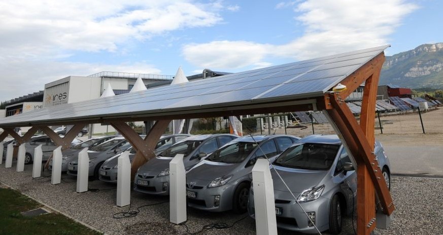 Hybrid cars are plugged in, as part of a global research to create new electric batteries for the motor industry on October 4, 2010 at the National institute of Solar energy (INES) in Bourget-du-Lac,  ...