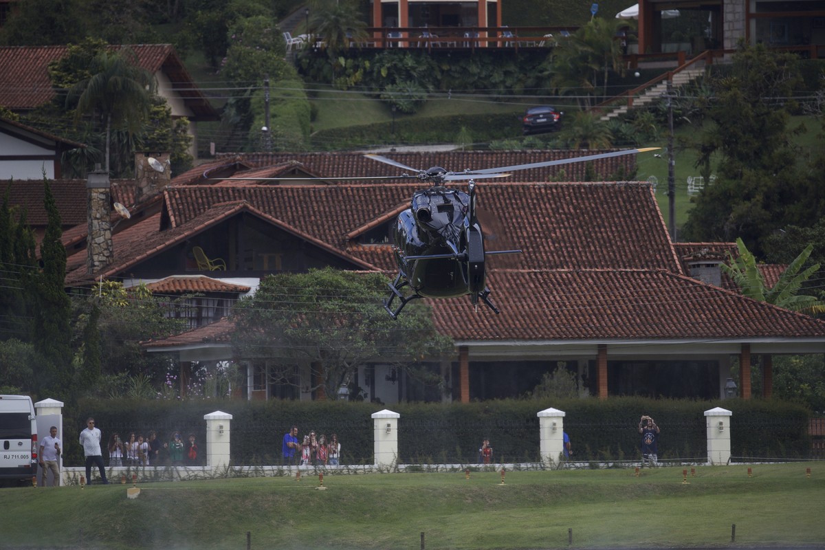 A helicopter transporting Brazil&#039;s soccer player Neymar arrives to the Granja Comary training center, ahead of the Copa America tournament, in Teresopolis, Saturday, May 25, 2019. (AP Photo/Silvi ...