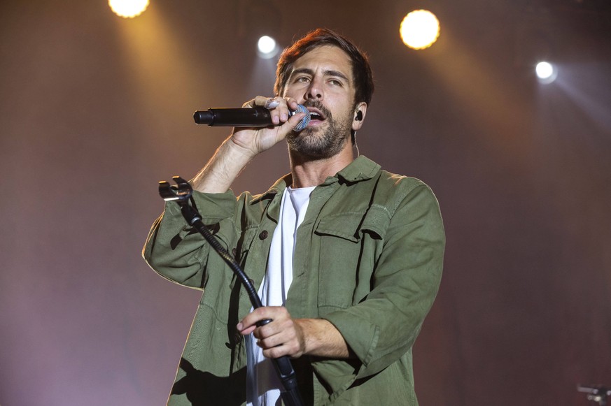 Max Giesinger bei einem Charitykonzert im Rahmen der Konzertreihe Back on Stage auf der Gilde Parkb