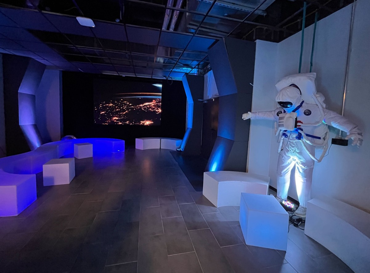 In Berlin übernachten, aber besonders: Im Space Night Capsule Hostel ist das möglich.