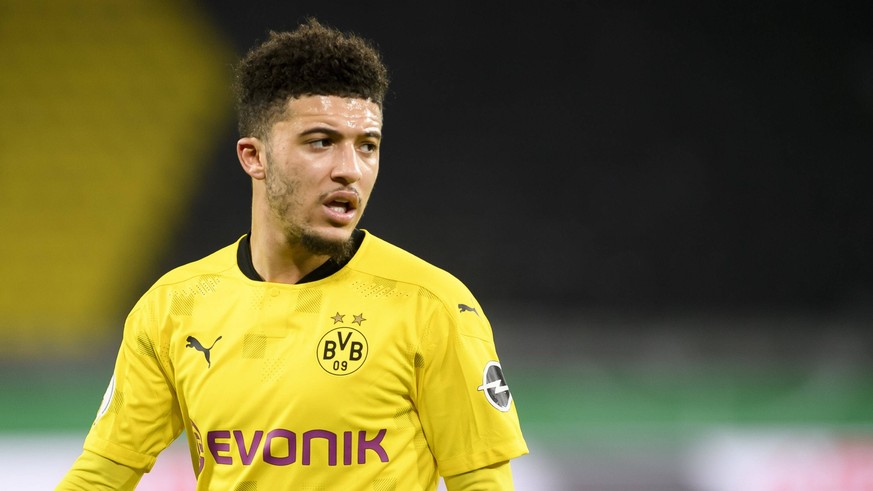 BV Borussia Dortmund vs. SC Paderborn - DFB-Pokal Dortmund, Deutschland, 02.02.2021: Jadon Sancho Borussia Dortmund Schaut bei dem DFB-Pokal Spiel zwischen BV Borussia Dortmund und SC Paderborn im Sig ...