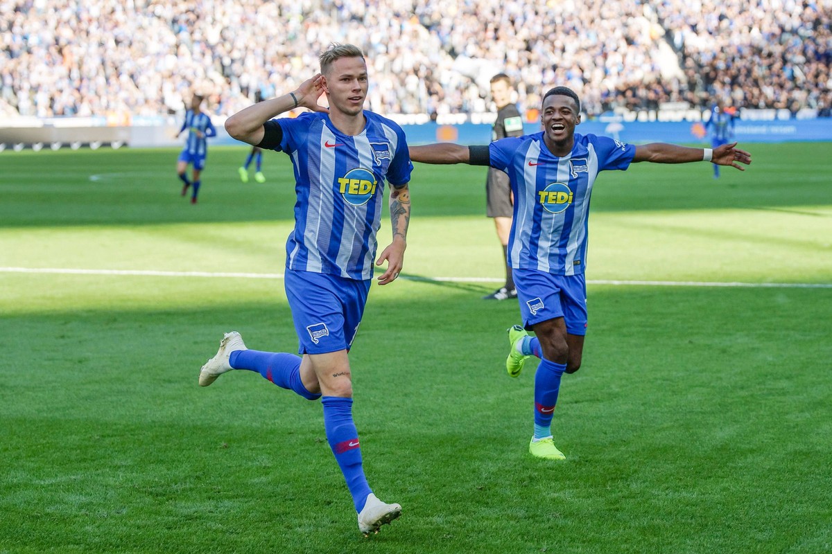 Torschuetze, Torschtze Ondrej Duda (Hertha BSC Berlin) feiert den Berliner Fuehrungstreffer, 1. BL: 18-19: 8. Sptg. Hertha BSC Berlin vs SC Freiburg DFL REGULATIONS PROHIBIT ANY USE OF PHOTOGRAPHS AS  ...