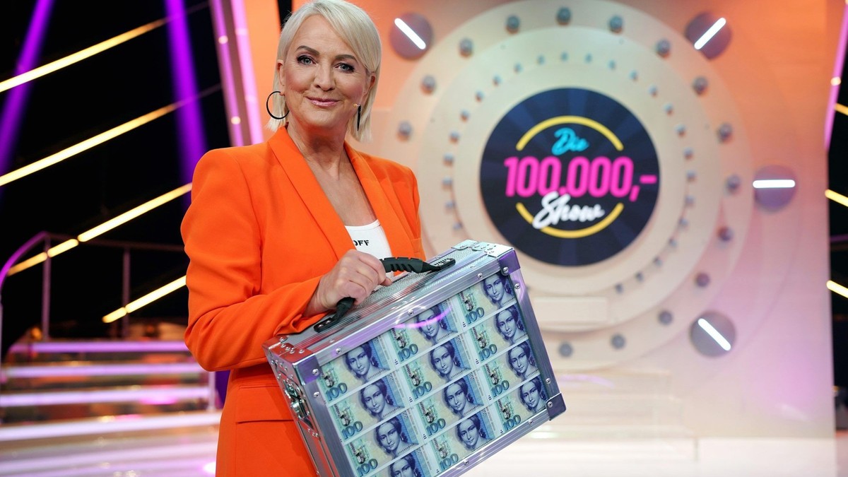 Moderatorin Ulla Kock am Brink.
Die Verwendung des sendungsbezogenen Materials ist nur mit dem Hinweis und Verlinkung auf RTL+ gestattet.
