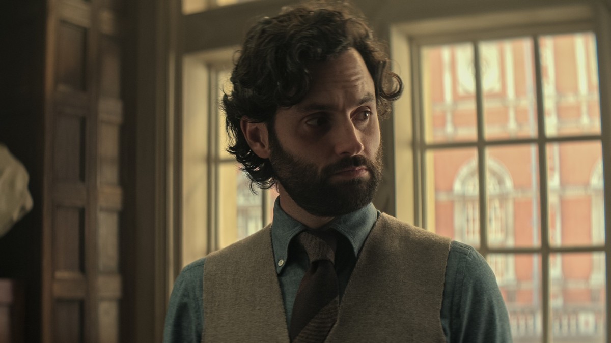 You. Penn Badgley as Joe Goldberg in episode 401 of You. Cr. Courtesy of Netflix © 2022