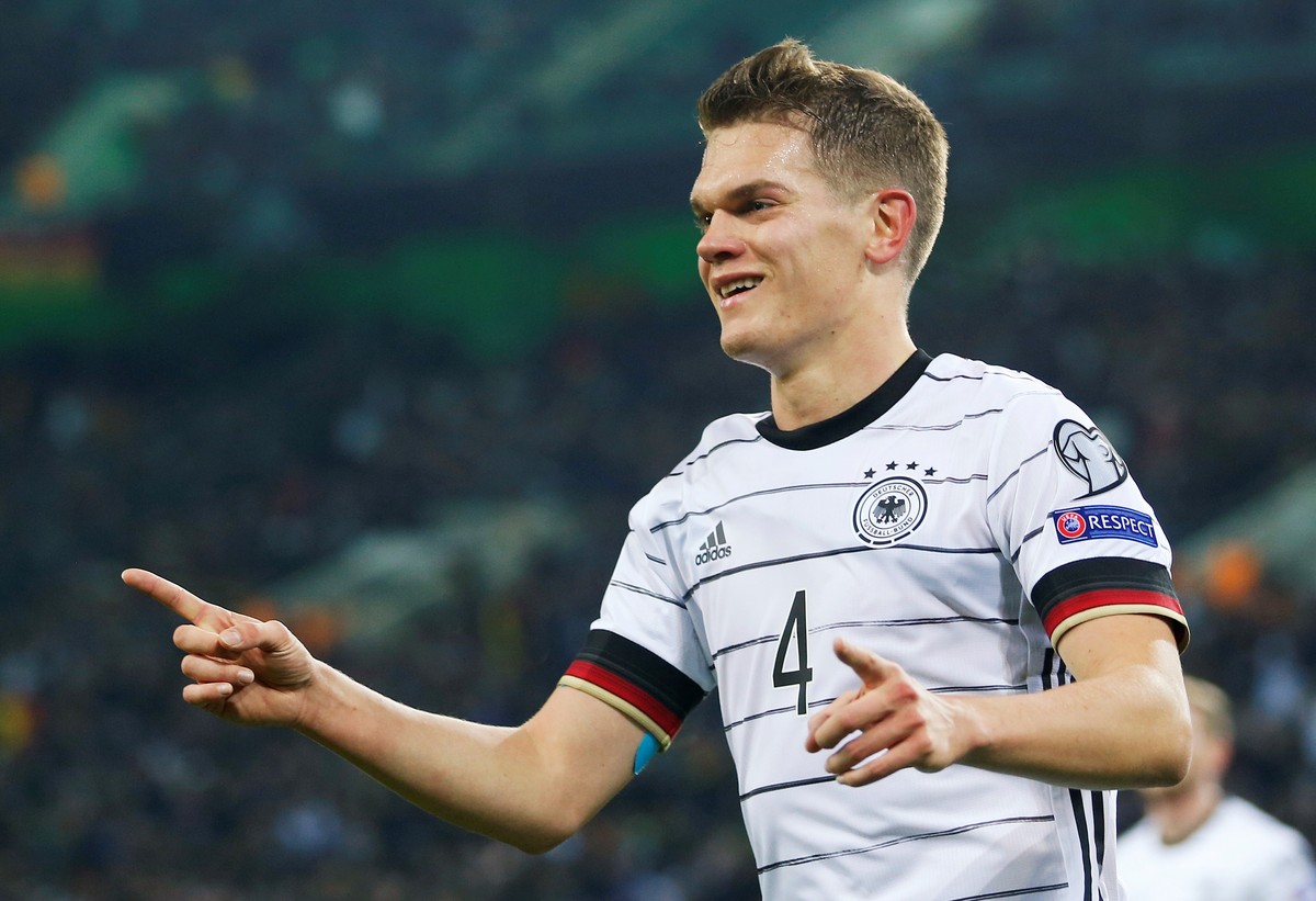 Soccer Football - Euro 2020 Qualifier - Group C - Germany v Belarus - Borussia-Park, Moenchengladbach, Germany - November 16, 2019 Germany's Matthias Ginter celebrates scoring their first goal RE ...