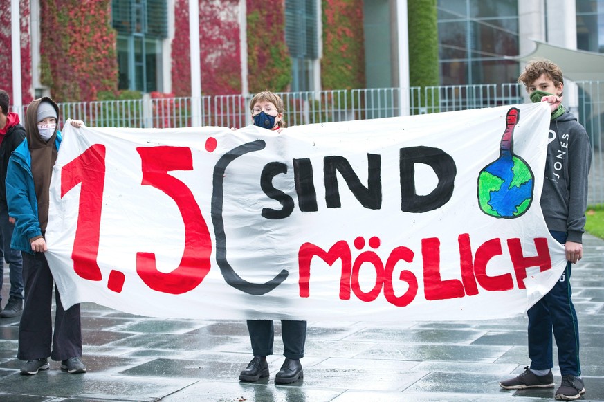 Berlin GER, Berlin, 05.16.20, FFF - Fridays for Future Berlin Fridays for Future Berlin - FFF - 1,5 Prozent - Ziel ist moeglich , 16.10.2020, *** Berlin GER, Berlin, 05 16 20, FFF Fridays for Future B ...