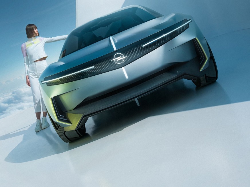 Es ist "nur" ein Konzeptfahrzeug, aber es zeigt: Die Zukunft der E-Autos, hier von Opel, wird eine spannende Entwicklung nehmen.