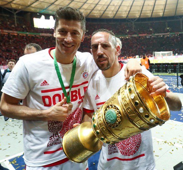 Lewandowski und Ribéry jubelten gemeinsam beim DFB-Pokalsieg der Saison 2018/2019.