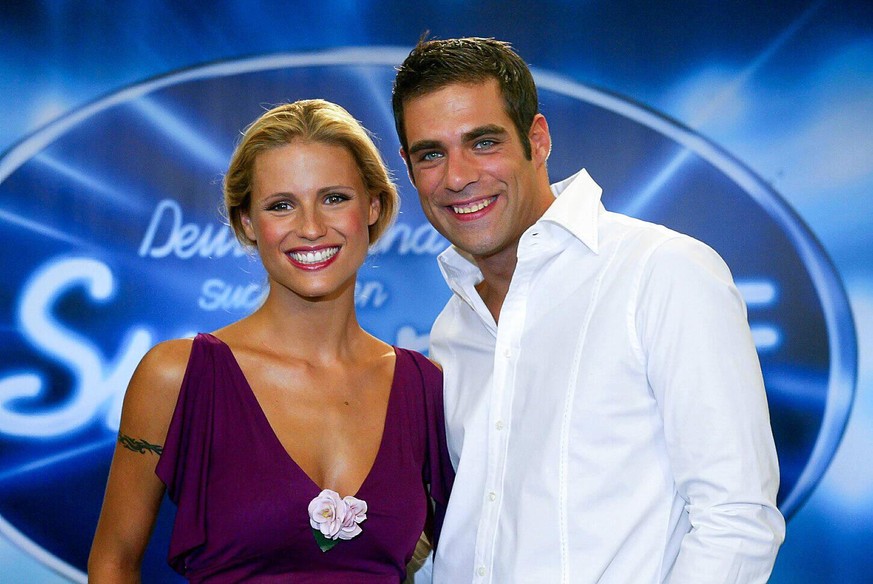 DSDS Pressetermin 2003/2004 - Die DSDS Jury 2003/2004 v.l.n.r. Produzent und Musiker Dieter Bohlen, Musikjournalistin Shona Fraser, Moderatorin Michelle Hunziker, Moderator Carsten Spengemann, Radiomo ...