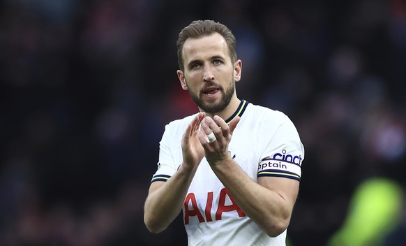 Tottenham&#039;s Harry Kane applauds at the end of the English Premier League soccer match between Tottenham Hotspur and Nottingham Forest, at the Tottenham Hotspur stadium in London, Saturday, March  ...