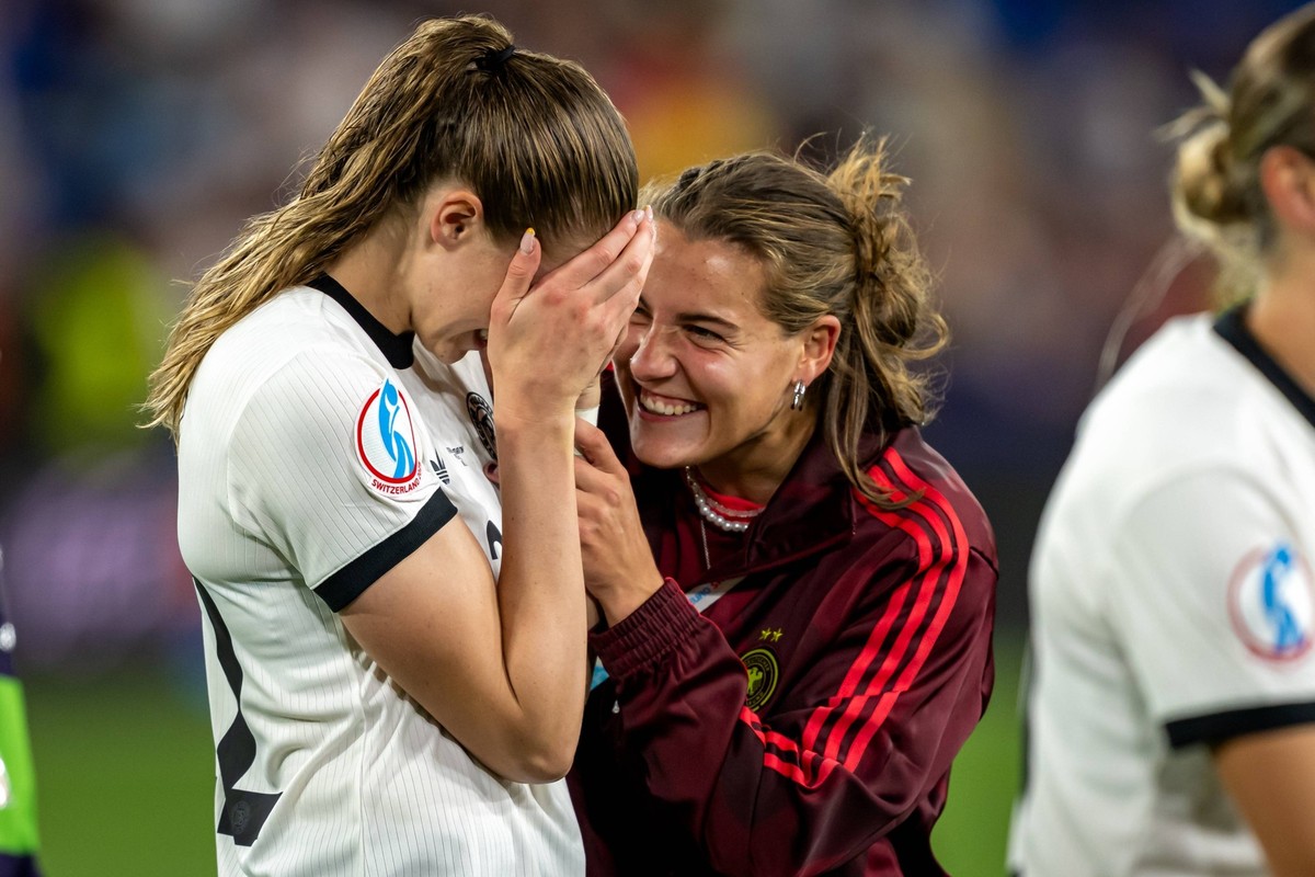 UEFA Womens Euro 2025 Viertelfinale: Frankreich - Deutschland 19.07.2025 Jule Brand 22, Deutschland Carlotta Wamser 5, Deutschland UEFA Womens Euro 2025 Viertelfinale: Frankreich Deutschland Basel, St ...