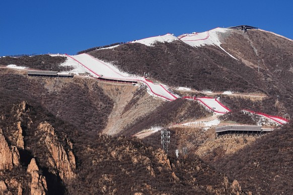 Blick auf die Seilbahn im Nationalen Ski-Alpin-Zentrum. Die Olympischen Winterspiele in Peking finden vom 04.-20.02.2022 unter strengen Corona-Auflagen statt.