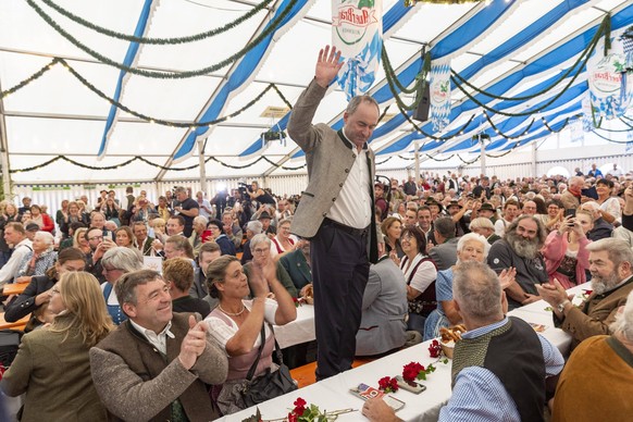 Festrede von Hubert Aiwanger Freie Wähler im Festzelt Aschauer Markt in Aschau im Chiemgau / Datum: 31.08.2023 / *** Festive speech of Hubert Aiwanger Free voters in the festival tent Aschauer market  ...