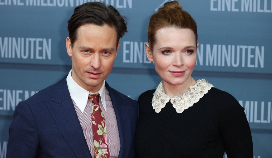 v.l. Tom Schilling mit Karoline Herfurth waehrend der Welt-Filmpremiere Eine Million Minuten unter der Regie von Christopher Doll im Zoo Palast, Berlin-Charlottenburg-Wilmersdorf, Deutschland, Europa, ...