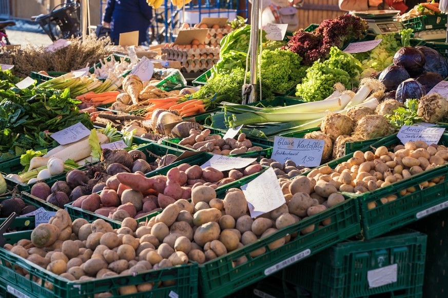 Fruit and vegetable market