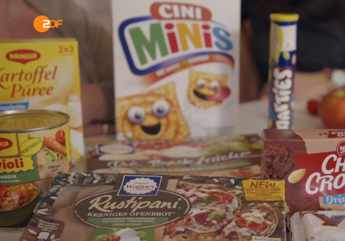 ZDF Nestlé hat alles, Müsli Pizza Süßigkeiten Essen mit Fett und gesättigten Fettsäuren auch Ravioli Kartoffelpüree Apfelkompott Smarties und co
live 2020 sendungen nachrichten programm fernsehen ard  ...