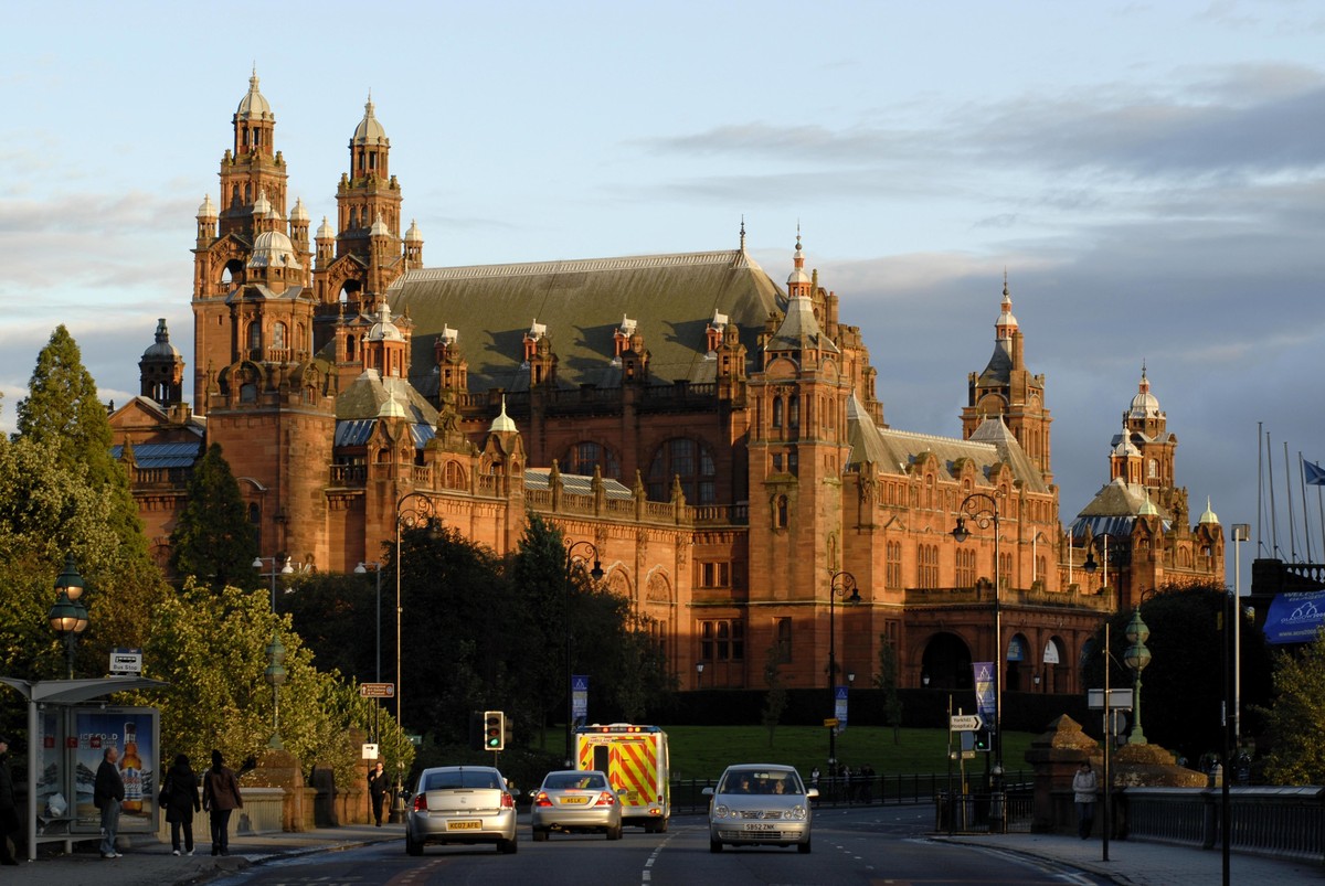 Zum Beispiel lohnt ein Besuch im "Kelvingrove Art Gallery and Museum".