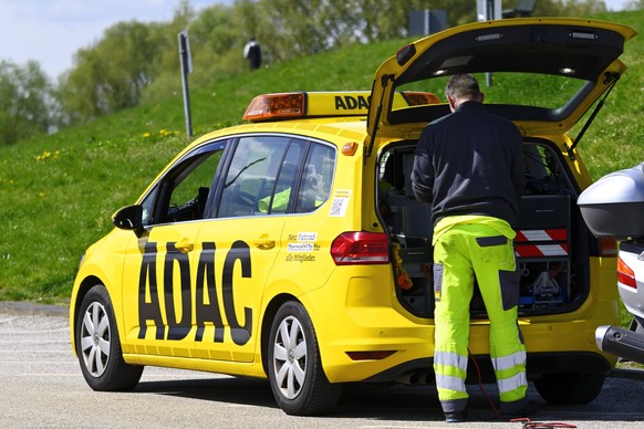 ADAC-Einsatzfahrzeug *** ADAC emergency vehicle