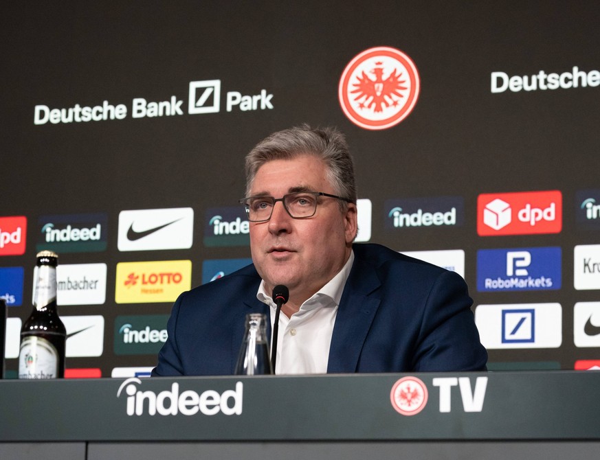 02.05.2023, xsltx, Fussball 1.Bundesliga, Eintracht Frankfurt - Pressekonferenz emspor, v.l. Axel Hellmann Vorstandssprecher der Eintracht Frankfurt Fußball AG DFL/DFB REGULATIONS PROHIBIT ANY USE OF  ...