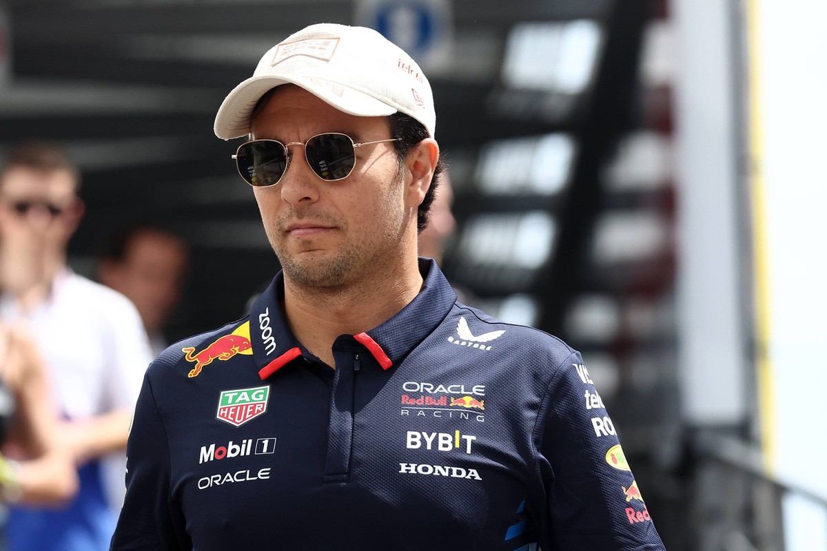 F1 Gran Prix of Monaco Sergio Perez of Red Bull Racing looks on during the F1 Grand Prix of Monaco at Circuit de Monaco on May 26, 2024 in Monte-Carlo, Monaco. Monaco Monte-Carlo Monaco Copyright: xMa ...