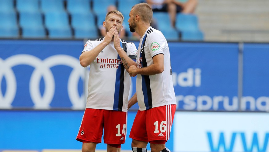 2.Liga Saison 2019-2020 1. Spieltag Hamburger SV - SV Darmstadt 98 v.l.: Aaron Hunt (Hamburger SV), Lukas Hinterseer (Hamburger SV) *** 2 League Season 2019 2020 1 Matchday Hamburger SV SV Darmstadt 9 ...