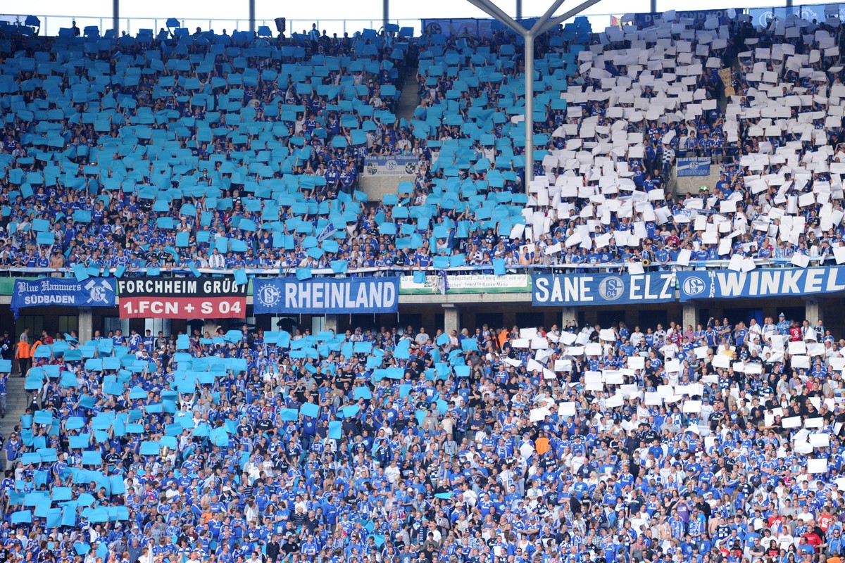 Ganz so voll wird's am Freitagabend nicht. Trotzdem wollen die Schalker Berlin in Königsblau hüllen.&nbsp;