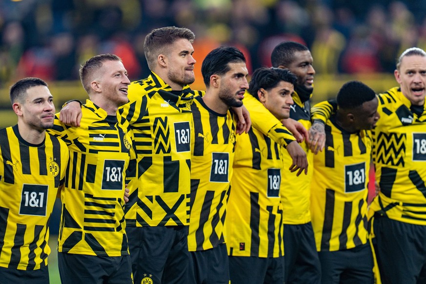 Raphael Guerreiro Borussia Dortmund, 13 Marco Reus Borussia Dortmund, 11 Alexander Meyer Borussia Dortmund, 33 Emre Can Borussia Dortmund, 23 Mahmoud Dahoud Borussia Dortmund, 8 Borussia Dortmund vs.  ...