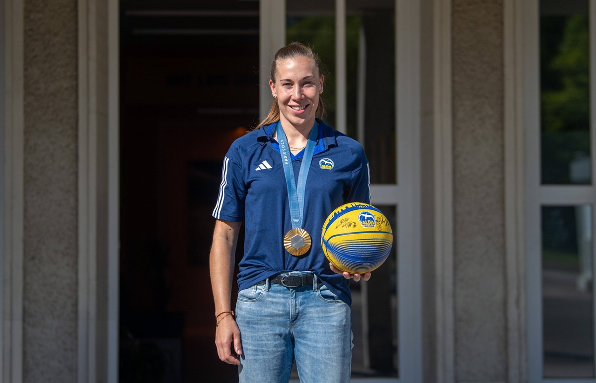 Basketball, Frauen, Olympische Spiele in Paris 2024, Medienrunde mit Olympiasiegerin Svenja Brunckhorst 3x3 Basketball in Berlin, 13.08. 2024, *** Basketball, Women, Olympic Games in Paris 2024, Media ...