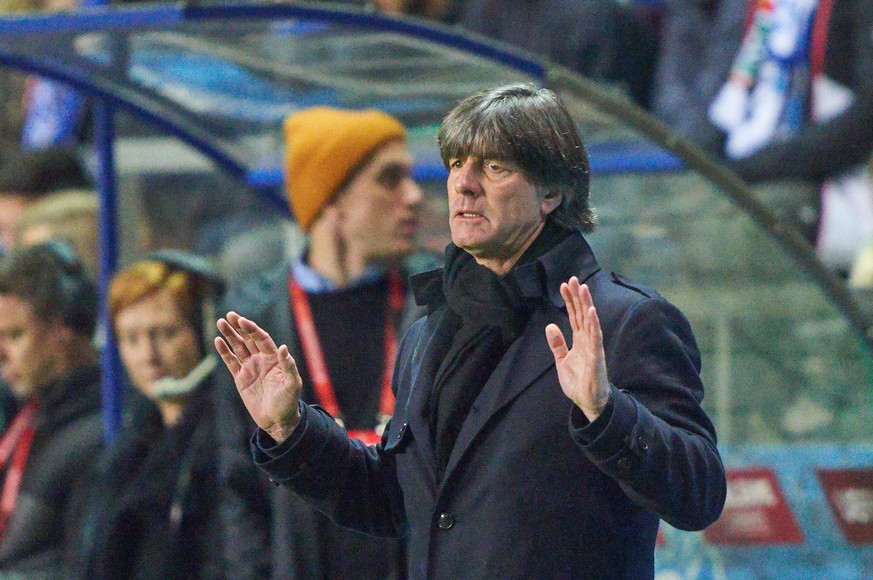 Joachim Löw hatte trotz des 3:0-Sieges keinen ruhigen Abend in Tallinn.