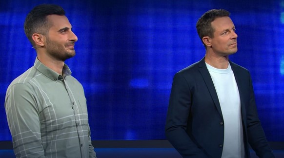 Sabri Ramadan is met Alexander Bommes die Angebote an.