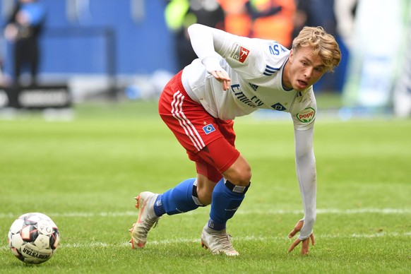 GER; 2. FBL, Hamburger SV vs SC St. Pauli / 30.09.2018, GER; 2. FBL, Hamburger SV vs FC st. Pauli ,DFL REGULATIONS PROHIBIT ANY USE OF PHOTOGRAPHS AS IMAGE SEQUENCES AND/OR QUASI-VIDEO, im Bild Einzel ...