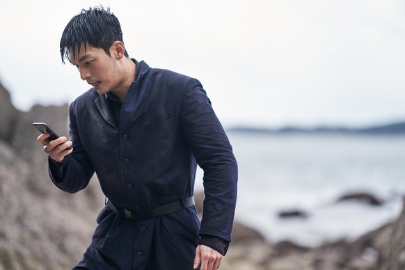 Wi Ha-joon spielt den Polizisten Hwang Jun-ho. 
