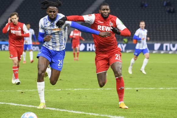 Action - v.l. Jordan Torunarigha - Hertha BSC #25, Louis Schaub #21 1FCK, Hertha BSC vs 1 FC Koeln, Olympiastadion - Berlin, Saison 2021/2022, DFL REGULATIONS PROHIBIT ANY USE OF PHOTOGRAPHS AS IMAGE  ...