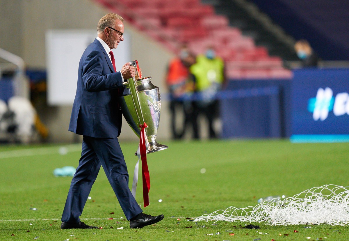 Final Football UEFA Champions League FC BAYERN MUENCHEN - PARIS SAINT GERMAIN PSG 1-0 Lisbon, Lissabon, Portugal, 23rd August 2020. Karl-Heinz RUMMENIGGE CEO, Vorstandsvorsitzender FCB AG with trophy ...