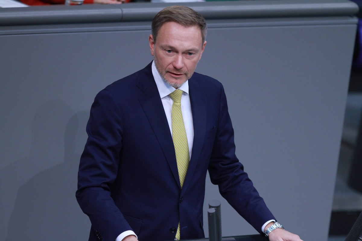 Berlin, Deutschland, 01.12.2023: Sitzungswoche im Deutschen Bundestag, 142. Sitzung: Bundesfinanzminister Christian Lindner *** Berlin, Germany, 01 12 2023 Sitting of the German Bundestag, 142nd sitti ...