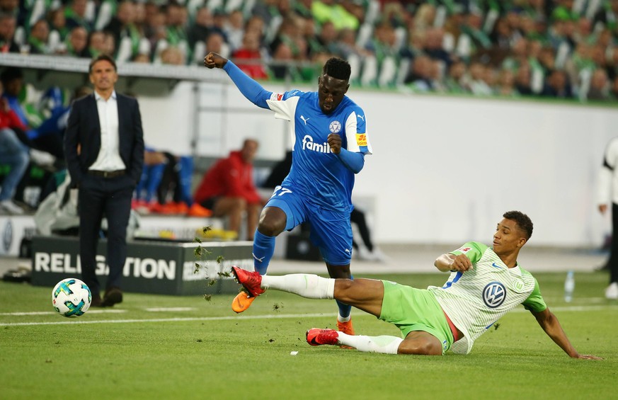 Kingsley Schindler (l.) traf im Hinspiel für Kiel