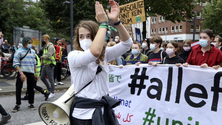 Annika Rittmann Sprecherin FFF beim globalen Klimastreik von Fridays for Future f