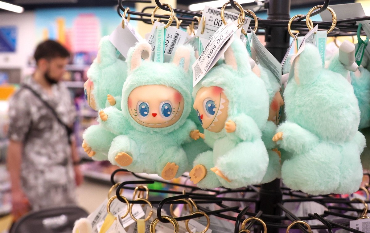 RUSSIA, MOSCOW - JULY 27, 2025: Labubu toys are for sale at a Detsky Mir store Moscow Russia PUBLICATIONxINxGERxSUIxAUTxONLY - ZUMAt113 20250727_zaa_t113_079 Copyright: xValeryxSharifulinx