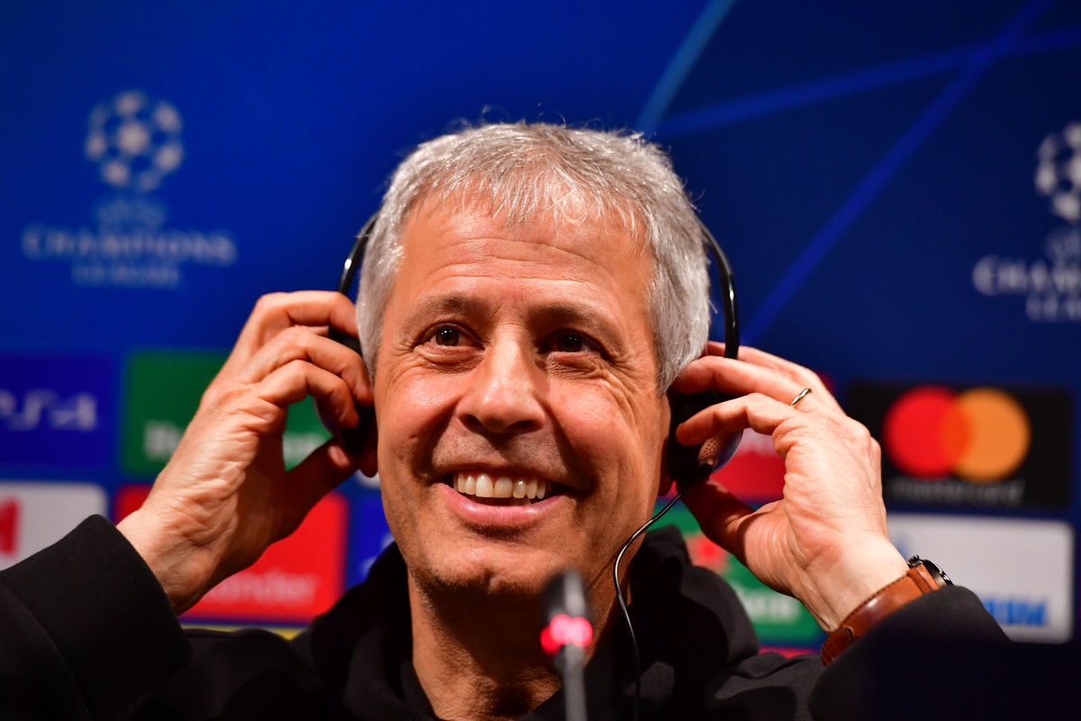 Zuversichtlich: BVB-Trainer Lucien Favre während der Pressekonferenz vor dem Spiel in Barcelona.