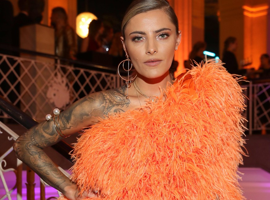 BERLIN, GERMANY - NOVEMBER 07: Sophia Thomalla arrives for the 21st GQ Men of the Year Award at Komische Oper on November 07, 2019 in Berlin, Germany. (Photo by Andreas Rentz/Getty Images for GQ Germa ...