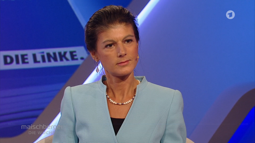 Linken-Abgeordnete Sahra Wagenknecht macht sich mit ihrem neuen Buch Feinde in den eigenen Reihen.