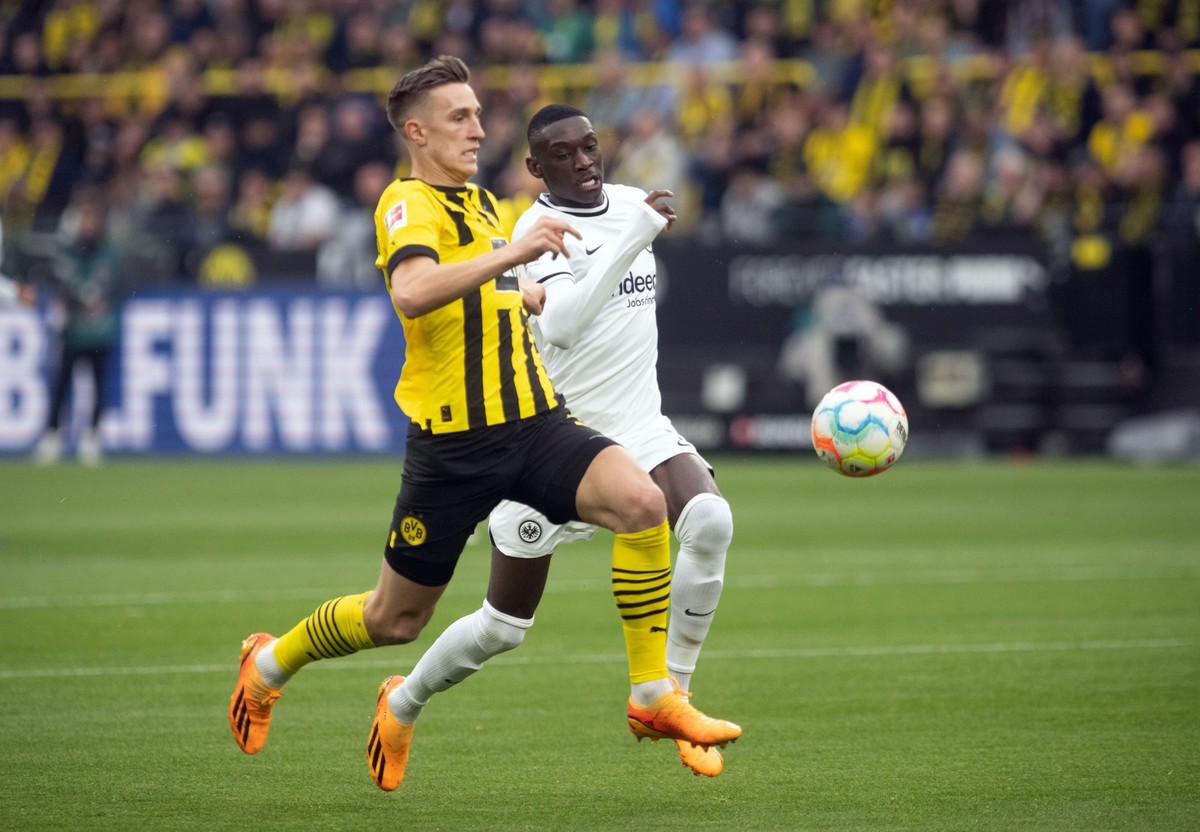 22.04.2023, Nordrhein-Westfalen, Dortmund: Fu