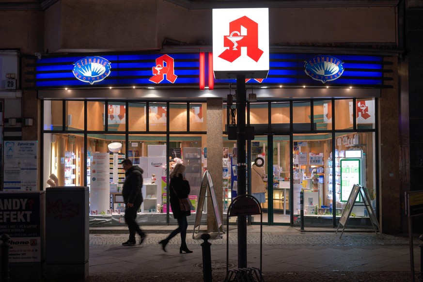 Apotheke, Schloßstraße, Steglitz, Berlin, Deutschland