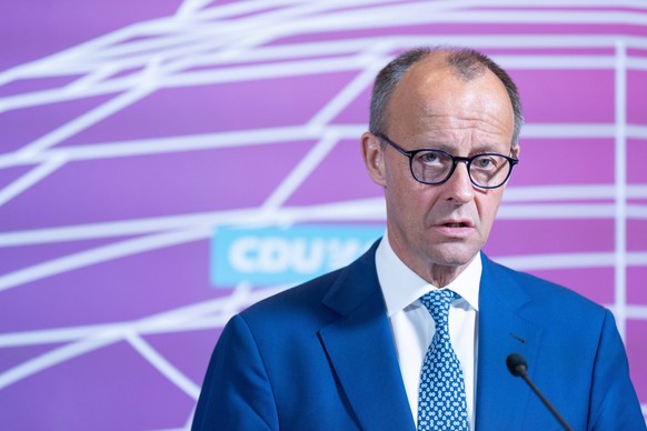 RECORD DATE NOT STATED Pressestatement, CDU/CSU-Bundestagsfraktion, Friedrich Merz Fraktionssitzung CDU/CSU-Bundestagsfraktion, Pressestatement, Vorsitzender CDU und CDU/CSU-Bundestagsfraktion Friedri ...